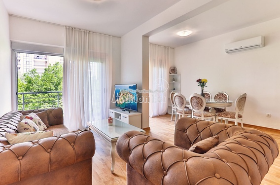 Роскошная трехкомнатная квартира с видом на море - фото