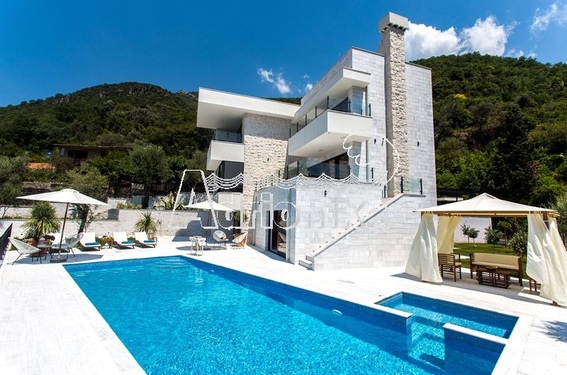 Новая вилла в Герцег Нови - фото