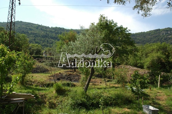 Участок в Тивате с видом на море - фото