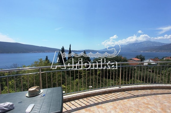 Дом в Баошичи с потрясающим видом на море - фото