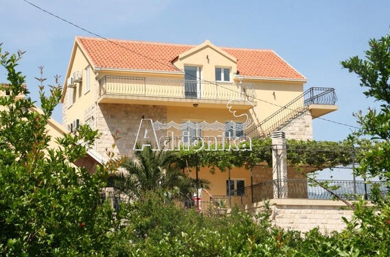 Дом в Доброте с видом на море - фото