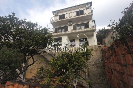 Дом в Херцег Нови - фото