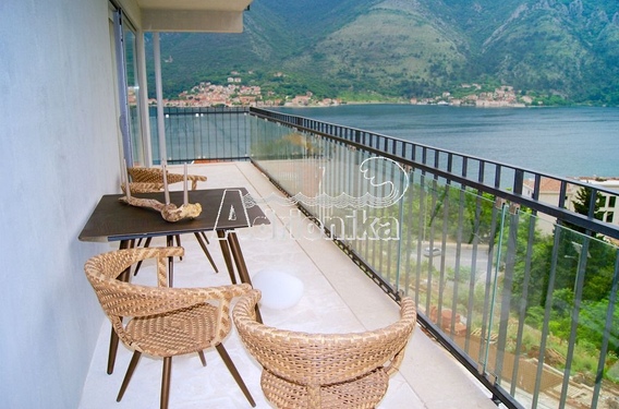 Современная квартира в Которе - фото