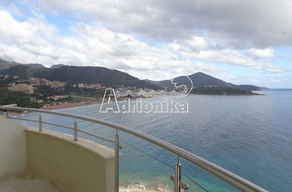 Квартира на первой линии - фото