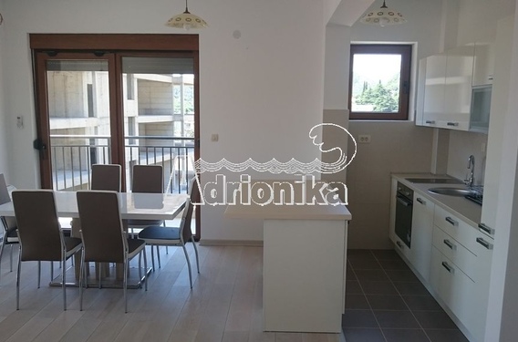 Просторная квартира с видом на море - фото