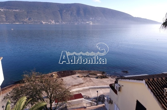 Квартира в Херцег Нови - фото