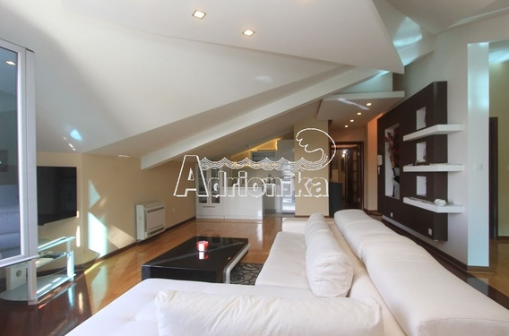 Просторная квартира в центре Будвы - фото