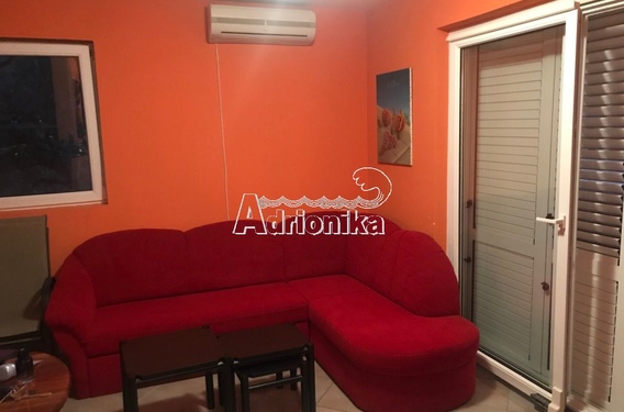 Квартира в Свети Стефан недалеко от моря - фото