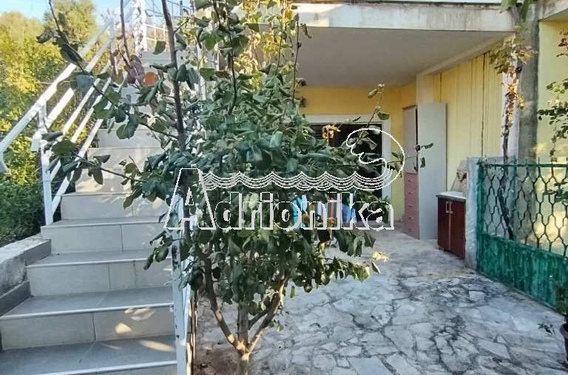 Дом в Будве - фото