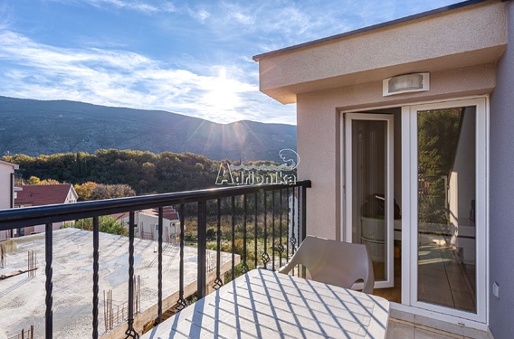 Квартира в новом здании - фото