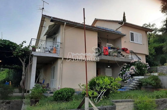 Дом с прекрасным видом в Тивате на продажу - фото