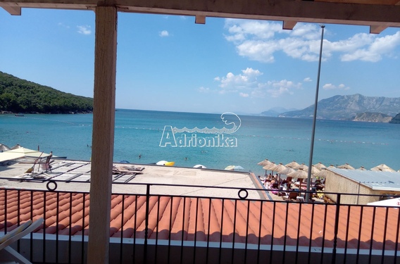 Мини-отель на Јаз в 50 метрах от моря - фото