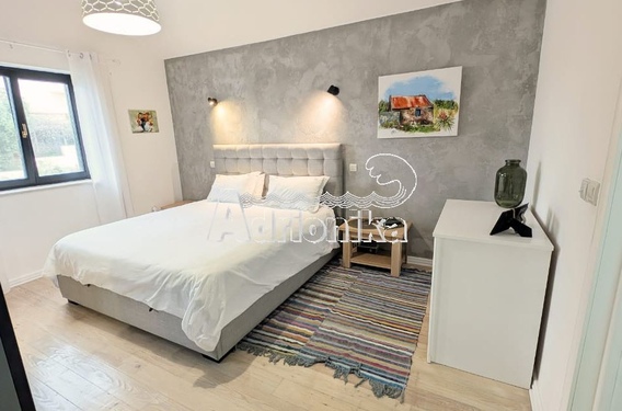 Квартира с панорамным видом на море на первой линии в Крашичи - фото