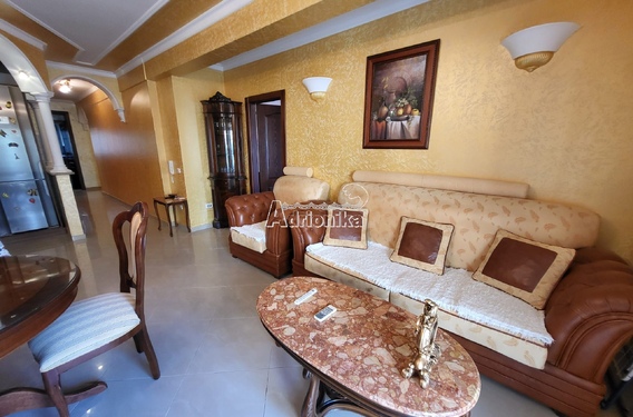 Трехкомнатная квартира в Рафаиловичах - фото