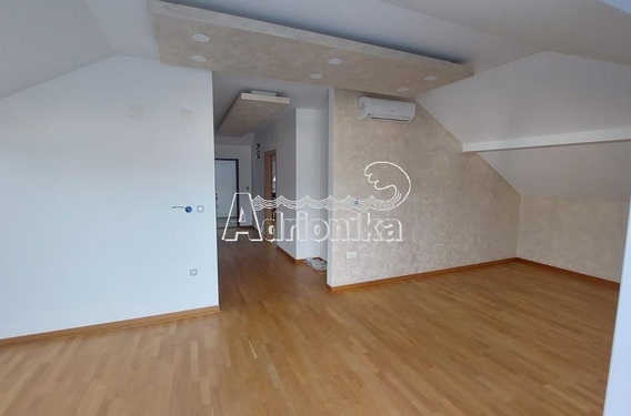 Квартира с двумя спальнями в Будве недалеко от старого города - фото