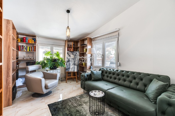 Двухэтажный просторный дом в Сутоморе - фото