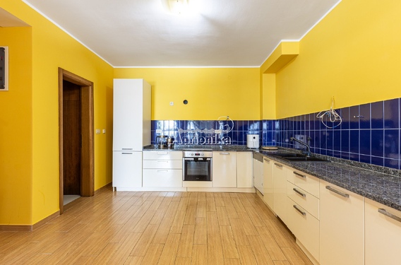 Просторный дом в Утехе с панорамным видом на море - фото