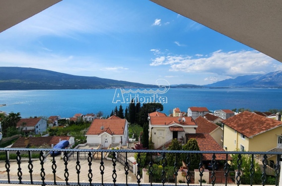 Просторные и светлые квартиры с панорамным видом на море - фото