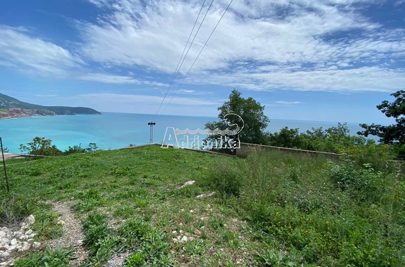Продается огороженный участок с панорамным видом на Адриатическое море - фото