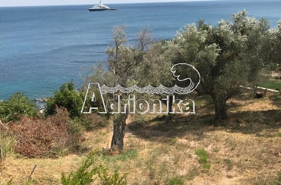 Участок в Баре, всего в 10 м от моря - фото