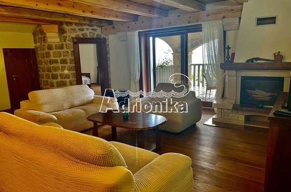 Квартиры в эксклюзивном месте недалеко от Будвы с видом на море - фото