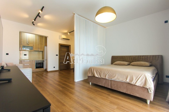 На продажу квартира в Бечичи в комплексе с бассейном - фото