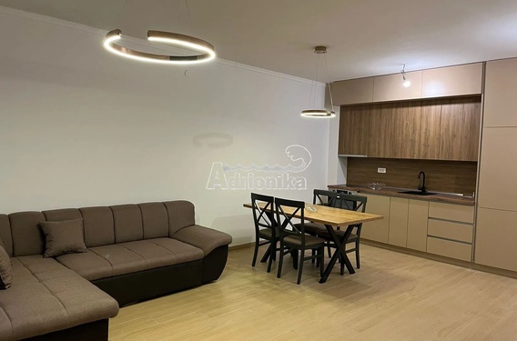 На продажу просторная квартира в Доброте с видом на горы - фото