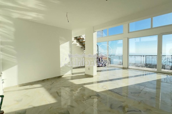 Квартиры с панорамным видом на море в Добре Воде - фото