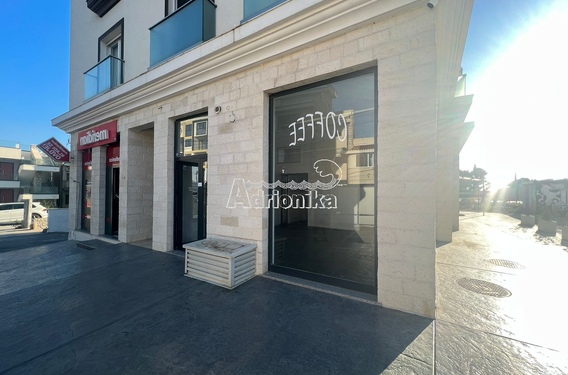 Коммерческое Пространство для Бизнеса в Центре Бара - фото