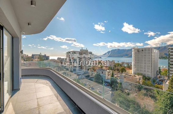 Трёхкомнатная квартира в Будве с прекрасным видом - фото