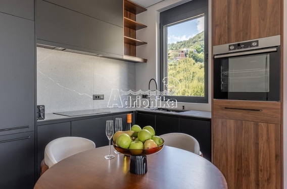 Квартира люкс  52 кв.м. в элитном комплексе с бассейном - фото