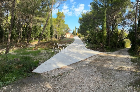 Прекрасный участок с природным окружением в Мойджеже, Герцег-Нови - фото