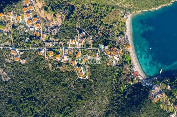 Урбанизированные участки рядом с морем в Герцег-Нови (4556 м? или по отдельности 2090 м? и 2466 м?) - фото