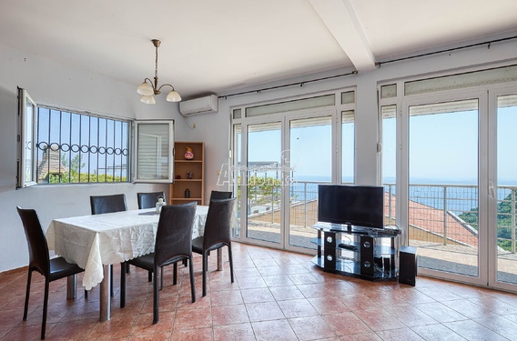 Дом в Сеоце - фото