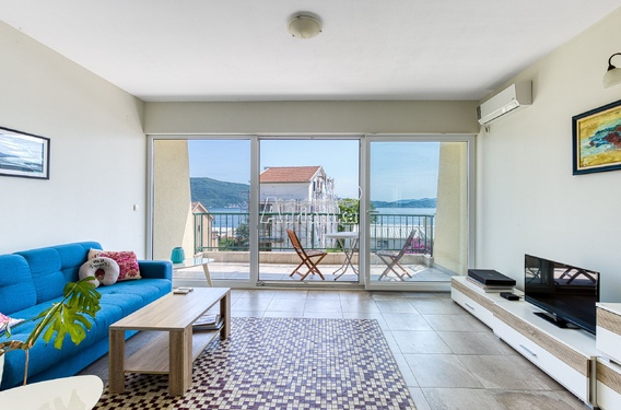 Квартира с видом на море, Бьела - фото