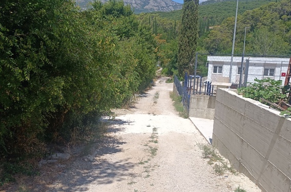 Продается участок в поселке Суторина - фото