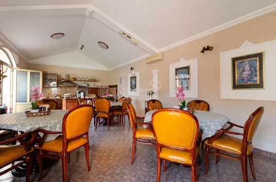 Продается туристический и гостиничный комплекс возле Будвы &ndash; Ластва Грбальска - фото