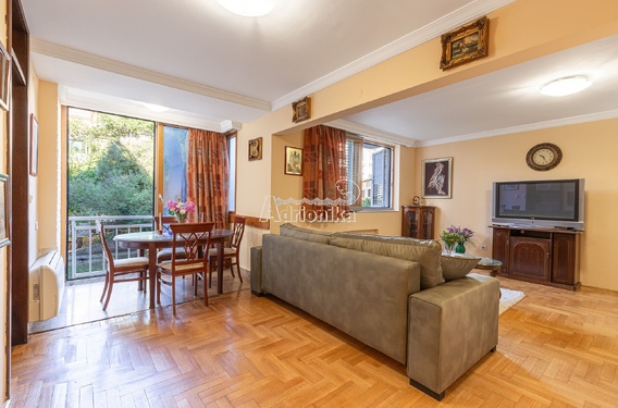 Просторная квартира в самом центре Будвы &mdash; рядом со Старым городом и пляжем - фото