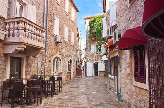 ПРОДАЕТСЯ КВАРТИРА &ndash; СТАРЫЙ ГОРОД БУДВЫ - фото