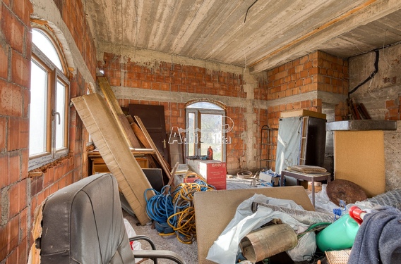 Офисно-торговый центр в завершающей фазе на земельном участке 652 м? в центре Подгорицы - фото