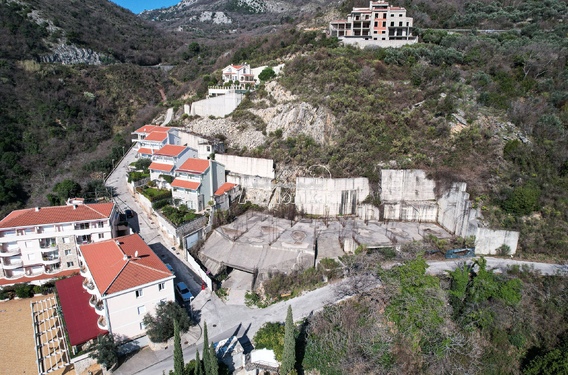 Участок 1580 м2 с проектом апарт-отеля в Режевичах - фото