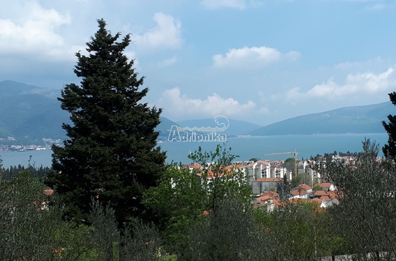 Продаётся &ndash; эксклюзивный участок в Тивате, 11 400 м?, с прекрасным видом на залив - фото