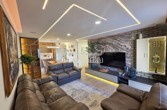 Роскошная трёхкомнатная квартира с сауной в 300 метрах от моря &ndash; Бечичи (107 м?) - фото