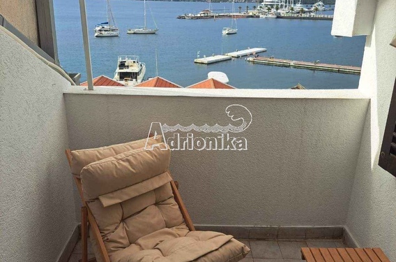 Продаётся дуплекс в Тивате с прекрасным видом на море - фото