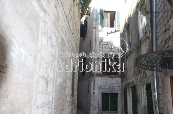 Квартира с тремя спальнями в старом городе Котора - фото