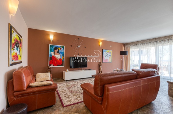 Вилла с видом на море в Бечичах - фото