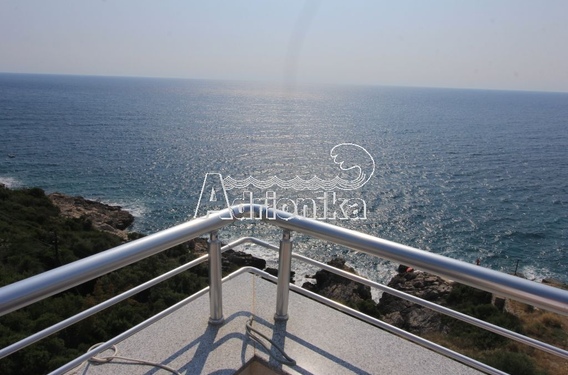 Квартиры в комплексе с бассейном и видом на море в Добра Вода - фото