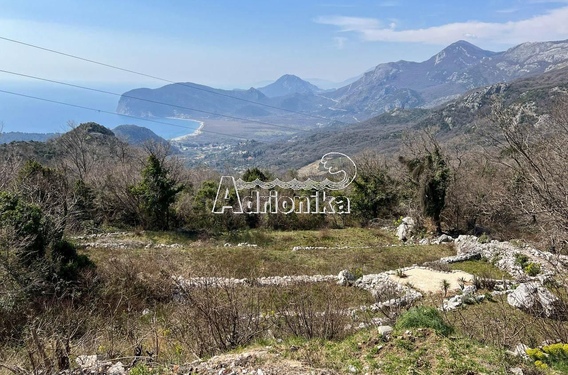 Очаровательный участок в горах над городом Петровац - фото