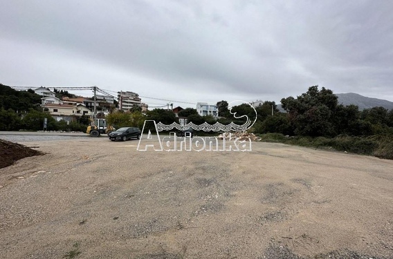 Участок с выходом на главную дорогу, Утеха - фото