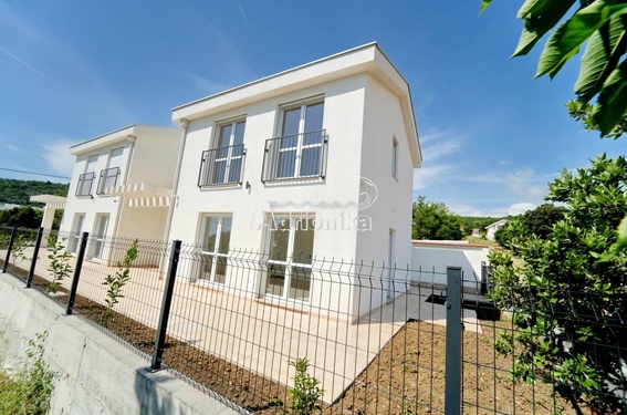 Продается новый дом в Утехе, 400м от моря - фото